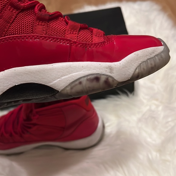 Authentic Air Jordan 11 Retro BG - Picture 8 of 11
